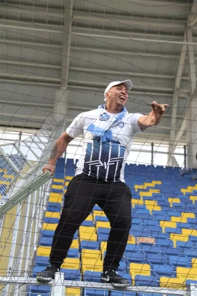 Adana Demirspor'da Play-off Sevinci Ağlattı Adana Demirspor'da Play-off Sevinci Ağlattı