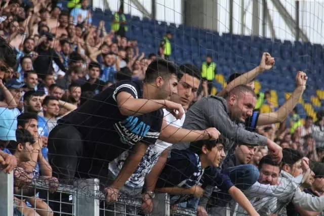 Adana Demirspor'da Play-off Sevinci Ağlattı Adana Demirspor'da Play-off Sevinci Ağlattı