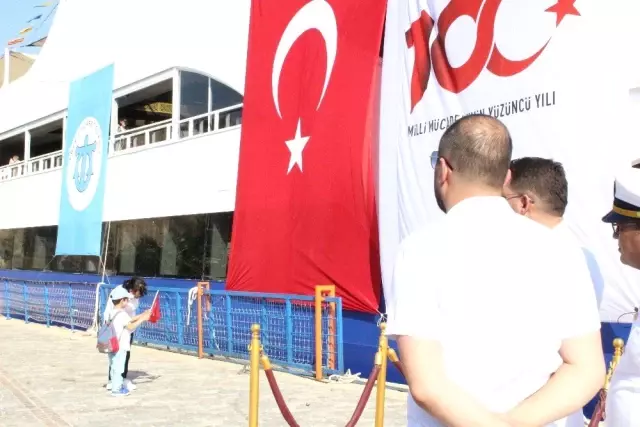 Akdeniz Sularında 19 Mayıs Coşkusu Akdeniz Sularında 19 Mayıs Coşkusu