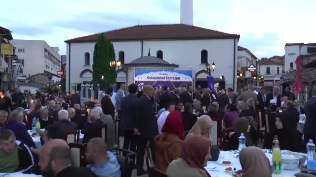 Bursa Büyükşehir Belediyesinden Üsküp'te İftar Bursa Büyükşehir Belediyesinden Üsküp'te İftar