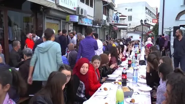 Bursa Büyükşehir Belediyesinden Üsküp'te İftar Bursa Büyükşehir Belediyesinden Üsküp'te İftar