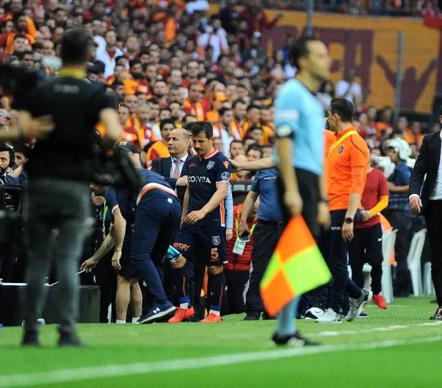 Emre Belözoğlu Devam Edemedi Emre Belözoğlu Devam Edemedi