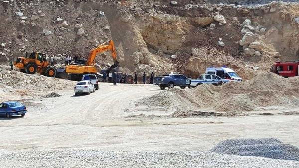 İş Makinesinin Altında 1,5 Saat Kurtarılmayı Bekledi