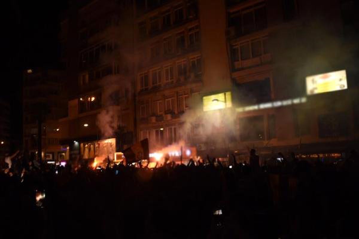 İzmir'de Galatasaraylı Taraftarlardan Şampiyonluk Kutlaması