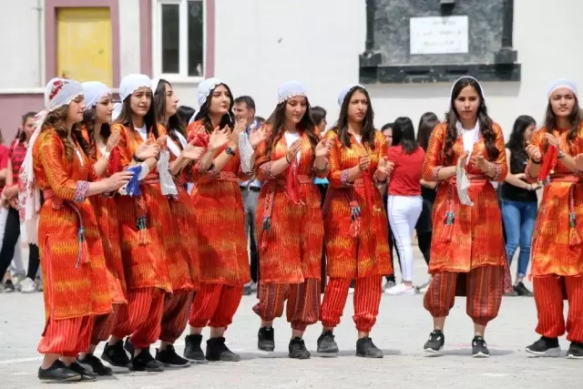 Malatya'nın İlçelerinde 19 Mayıs Coşkusu Malatya'nın İlçelerinde 19 Mayıs Coşkusu