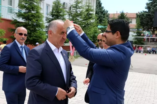 Malatya'nın İlçelerinde 19 Mayıs Coşkusu Malatya'nın İlçelerinde 19 Mayıs Coşkusu