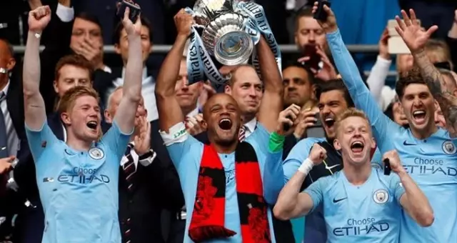 Manchester Cityli Kompany, Takımdan Ayrılacağını Açıkladı
