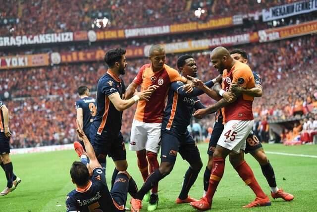 Medipol Başakşehir'in Attığı Golden Sonra Ortalık Karıştı!
