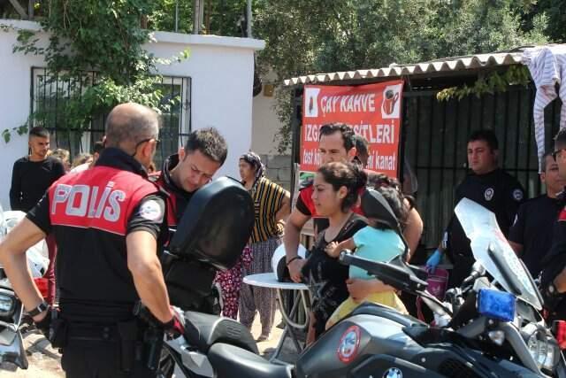 Polisin Görünce Kaçıp Üzerindeki Uyuşturucuları Kızının Kucağına Attı