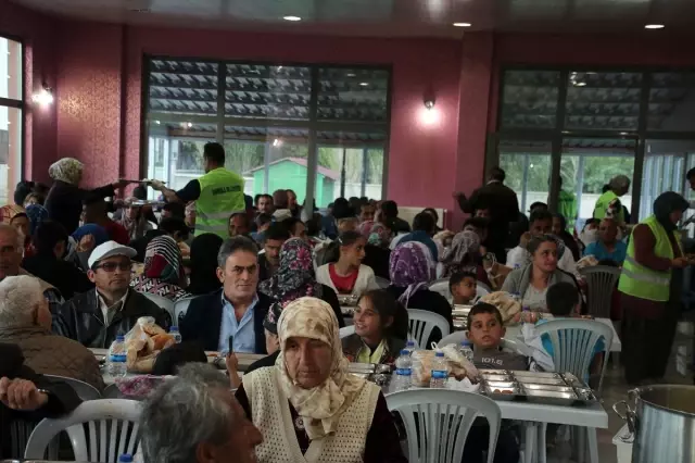 Şarkışla'da Öksüz ve Yetimler İçin İftar Programı Şarkışla'da Öksüz ve Yetimler İçin İftar Programı