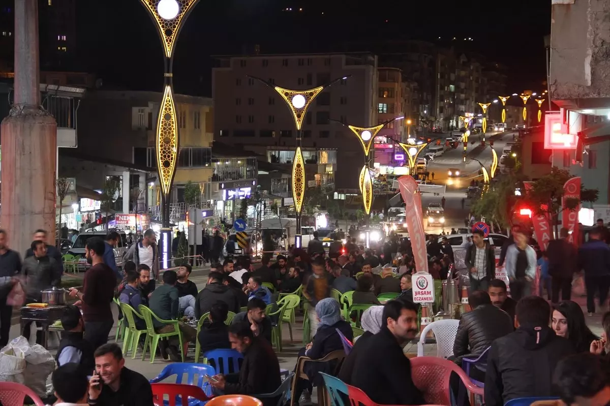 Şemdinli'de Ramazan Ayında Sokaklar Şenlendi