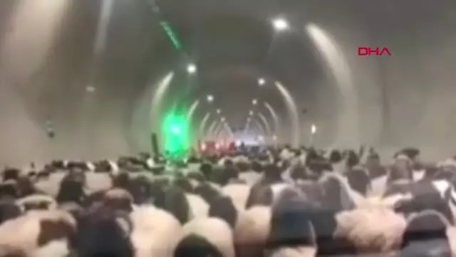 Şırnak Göçerler, Binlerce Küçükbaşı Tünelleri Kullanarak Yaylaya Çıkardı