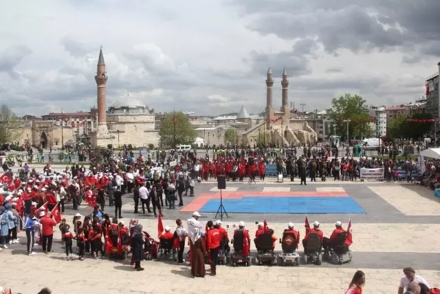 Sivas'ta 19 Mayıs Kutlamaları Sivas'ta 19 Mayıs Kutlamaları