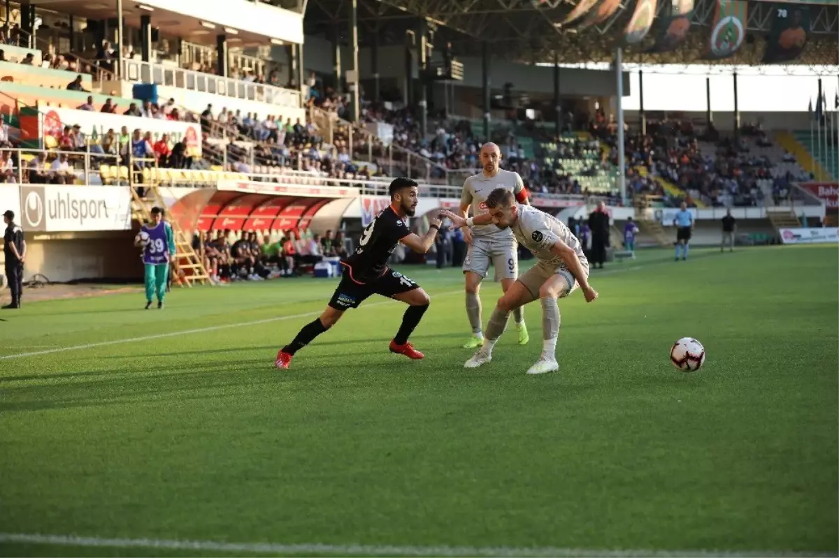 Spor Toto Süper Lig: Aytemiz Alanyaspor: 1 - Çaykur Rizespor: 0 (İlk Yarı)