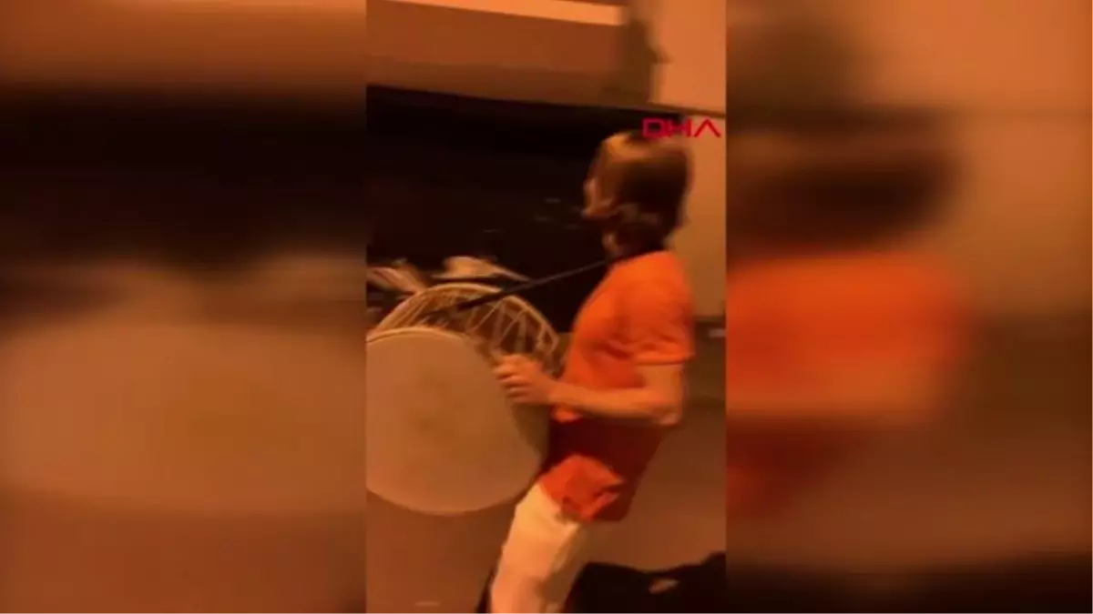 Abdülkadir Parmak Sahurda Ramazan Davulu Çaldı