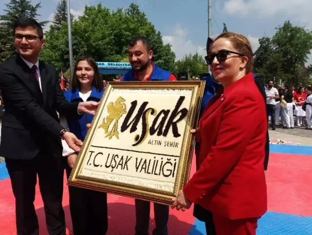 Uşak'ta 19 Mayıs Kutlamaları Uşak'ta 19 Mayıs Kutlamaları