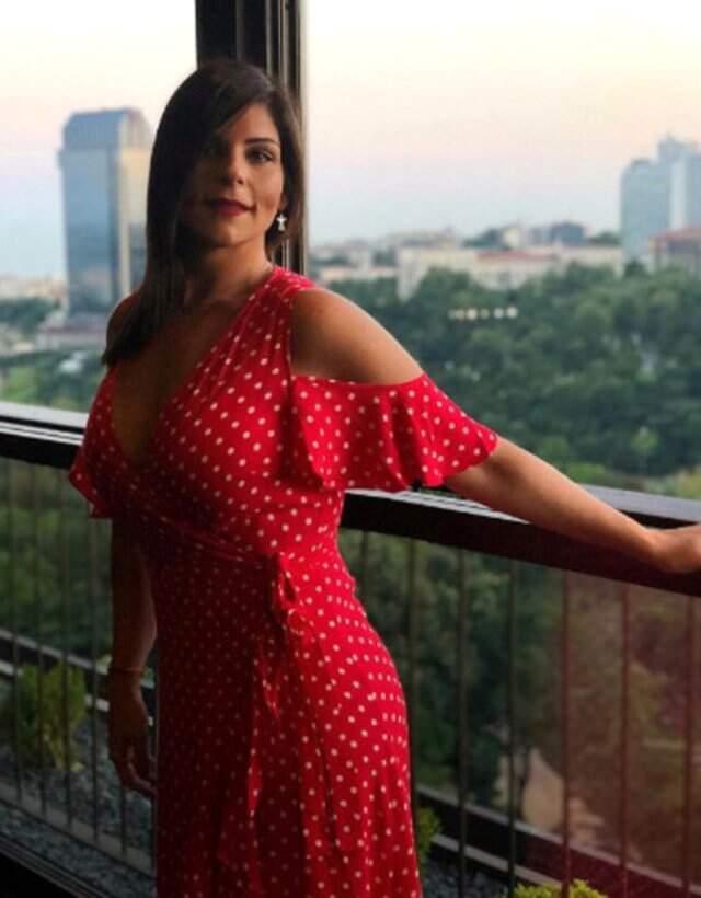 93 Kilo Veren Oyuncu Pelin Öztekin'den Bikinili Paylaşım