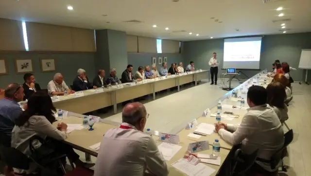 Adana'da CHP'li Belediye Meclis Üyelerine Yerel Yönetim Eğitimi
