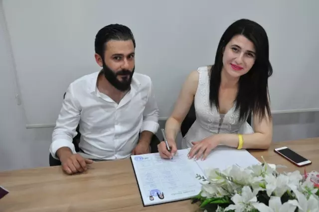 Başkan Kaya Genç Çiftlerin Nikahını Kıydı Başkan Kaya Genç Çiftlerin Nikahını Kıydı