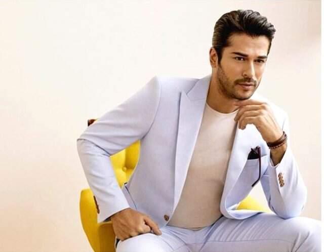 Burak Özçivit'in Son Paylaşımı Takipçileri Tarafından Beğeni Yağmuruna Tutuldu!