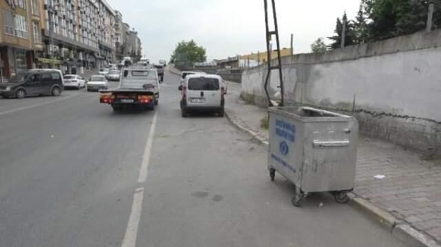 Çöp Kutusunda Bulunan Yüzlerce Ölü Civciv Görenleri İsyan Ettirdi!