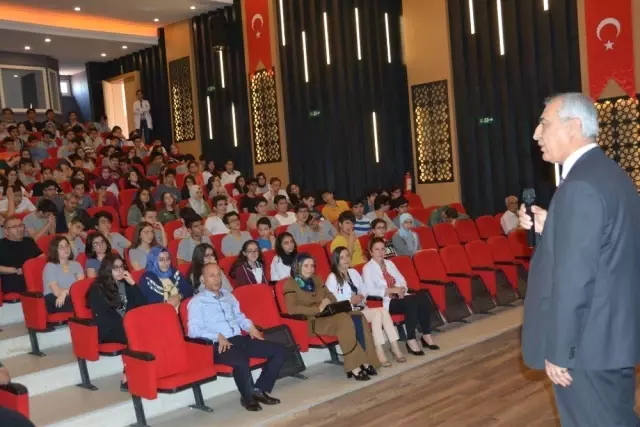 Diyarbakır'da Öğrencilere Hipertansiyon Anlatıldı Diyarbakır'da Öğrencilere Hipertansiyon Anlatıldı