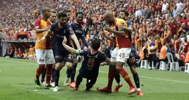 Galatasaraylı Marcao'dan Emre Belözoğlu Paylaşımı: Korkaksın Galatasaraylı Marcao'dan Emre Belözoğlu Paylaşımı: Korkaksın