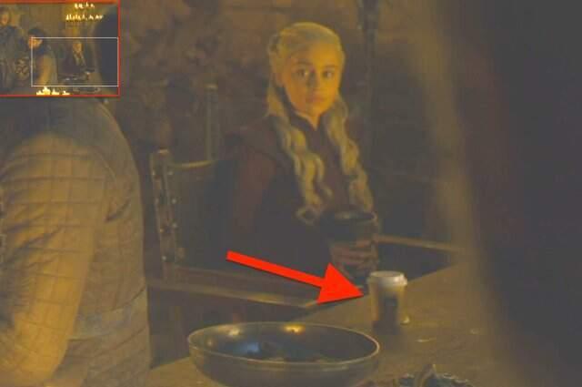 Game Of Thrones'ta Bir Hata Daha! Final Bölümünde Su Şişesi Unutuldu
