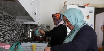 Huzur ve Bereket Ayı Ramazan - Yetimlerle Gönüllüleri İftar Sofralarında Buluşturuyorlar