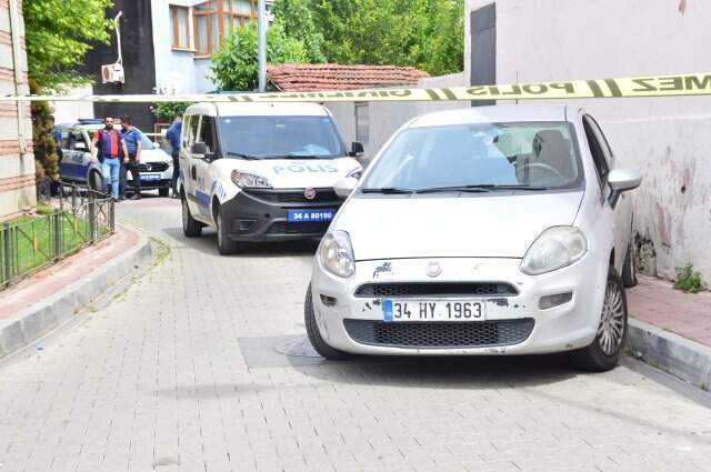 İstanbul'un Göbeğinde Silahlı Gasp! 5 Kilo Altını Çalıp Kayıp Karıştılar