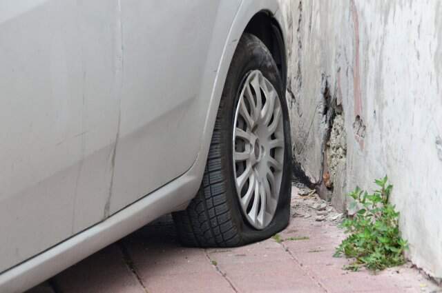 İstanbul'un Göbeğinde Silahlı Gasp! 5 Kilo Altını Çalıp Kayıp Karıştılar