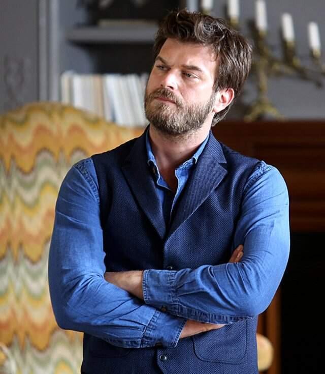 Kıvanç Tatlıtuğ'u Amerikalı İş Kadınları Adım Adım Takip Ediyor