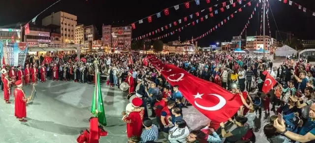 Malatya'da 19 Mayıs Kutlamaları Malatya'da 19 Mayıs Kutlamaları