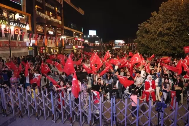 Milli Mücadele'nin 100'üncü Yılında Gaziosmanpaşa Tek Yürek Oldu Milli Mücadele'nin 100'üncü Yılında Gaziosmanpaşa Tek Yürek Oldu