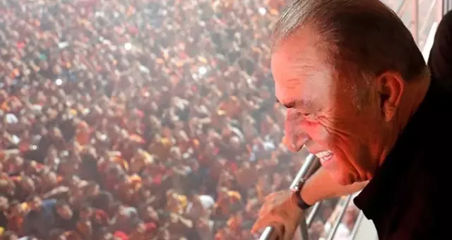 Şampiyon Galatasaray'ın İlk Transferi Babel, İstanbul'a Geldi