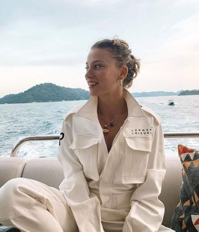 Serenay Sarıkaya, Paylaşımıyla Demet Akalın'ı Büyüledi: Nazar Boncuğu Tak