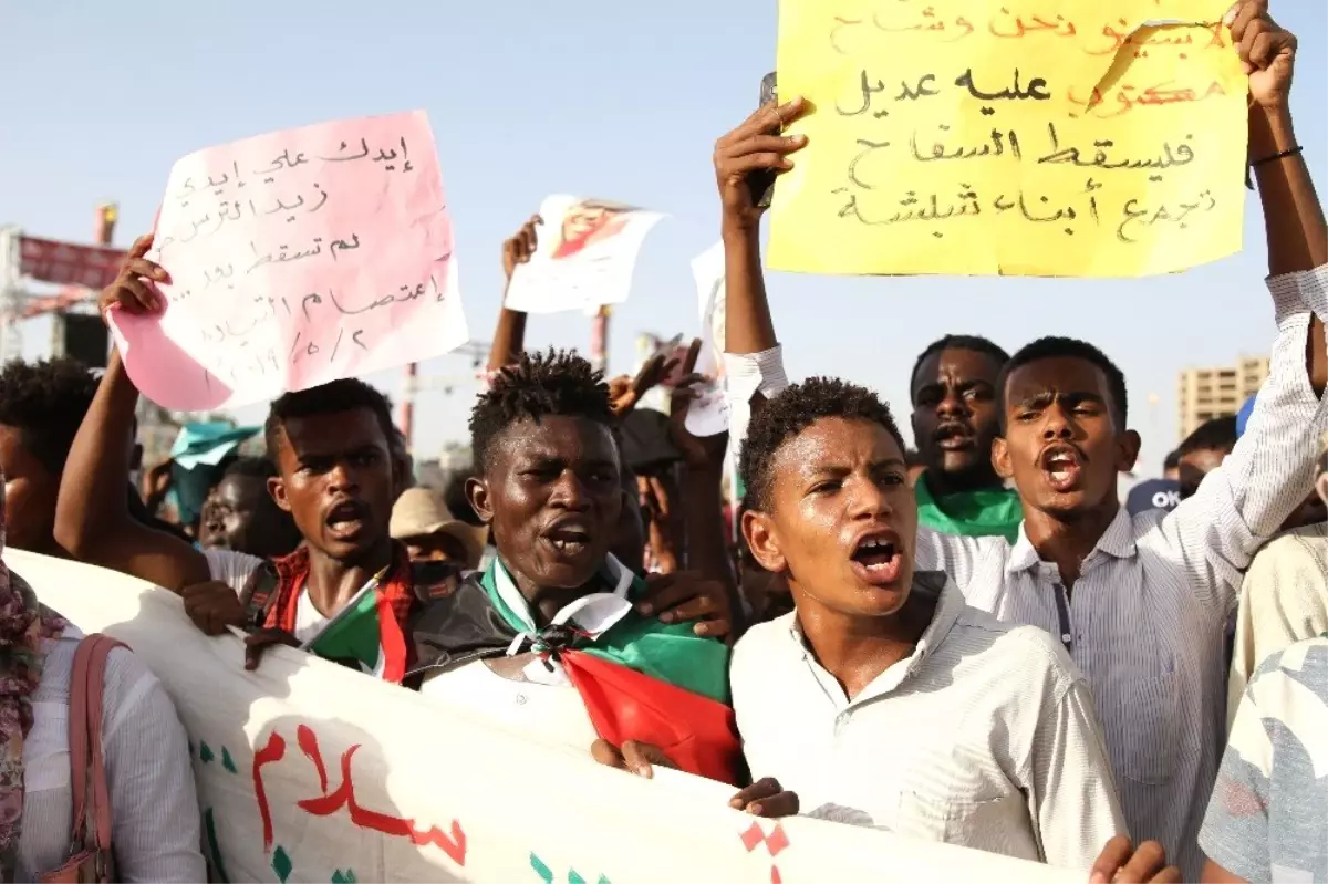 Sudan'da Görüşmeler Bugün de Devam Edecek