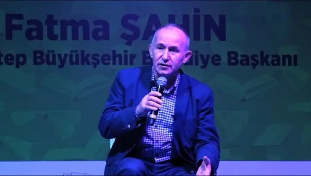 Tarihçi Yazar Prof. Dr. Ahmet Şimşirgil Gaziantep'te Kitaplarını İmzaladı