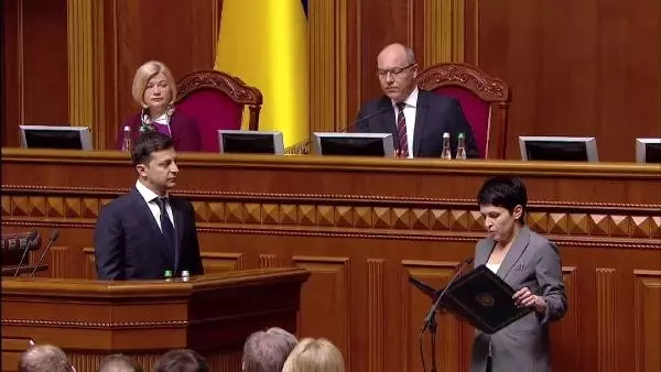 Ukrayna'da Zelenskiy Görevine Başladı... Fuat Oktay da Törene Katıldı