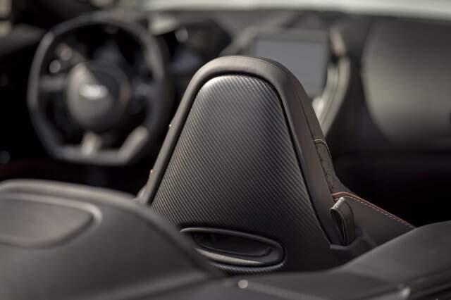 Aston Martin'in En Hızlı Üstü Açık Modeli Tanıtıldı