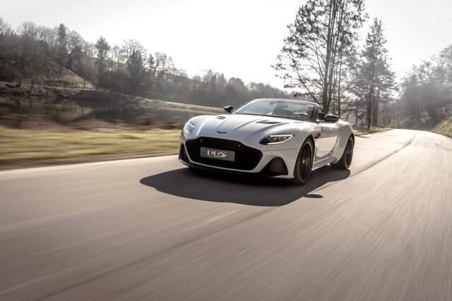 Aston Martin'in En Hızlı Üstü Açık Modeli Tanıtıldı