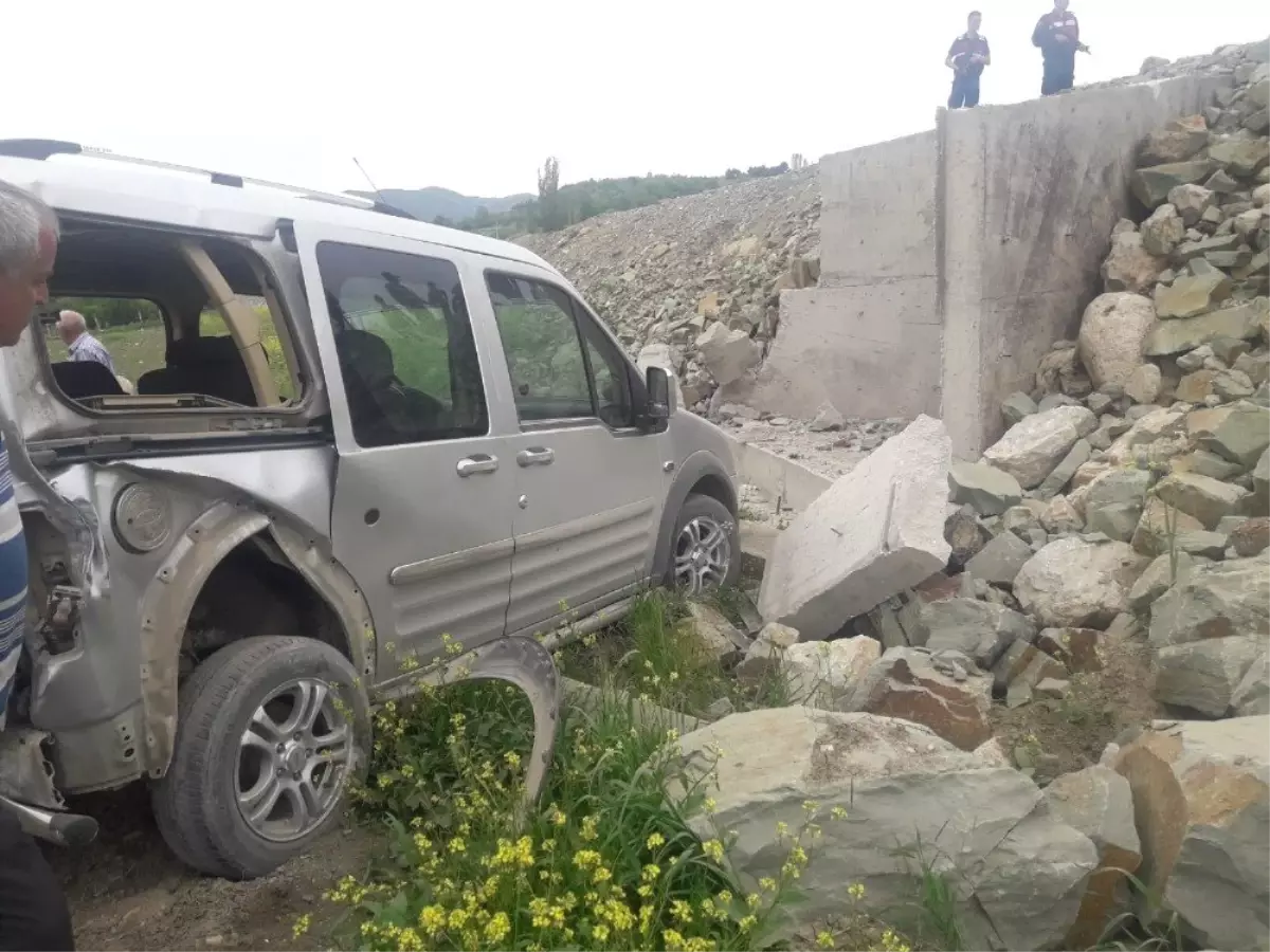 Bilecik'te Trafik Kazası: 2 Yaralı