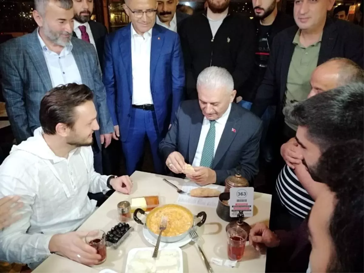 Yıldırım'ın 'Oyumuz Senindir Başkan' Diyen Vatandaşa Verdiği Yanıt Herkesi Güldürdü