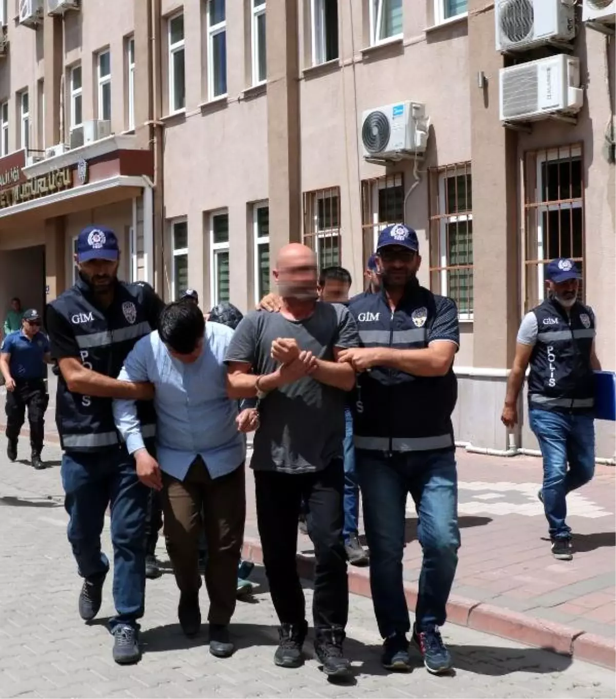 Çanakkale'de 100 Kaçak ile 6 Organizatör Yakalandı