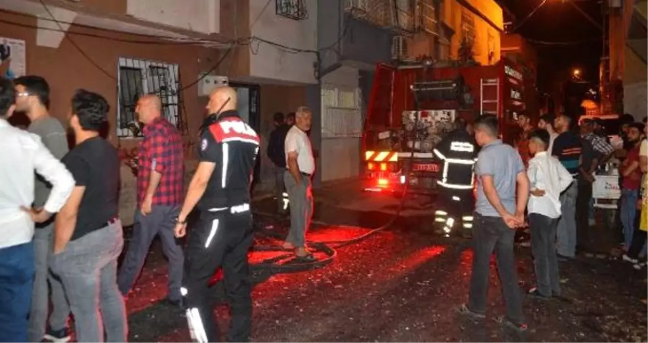 Komşusunun Kızını Kaçıran Kişinin Evi Kundaklandı, Olay Yerine Çok Sayıda Polis Sevk Edildi
