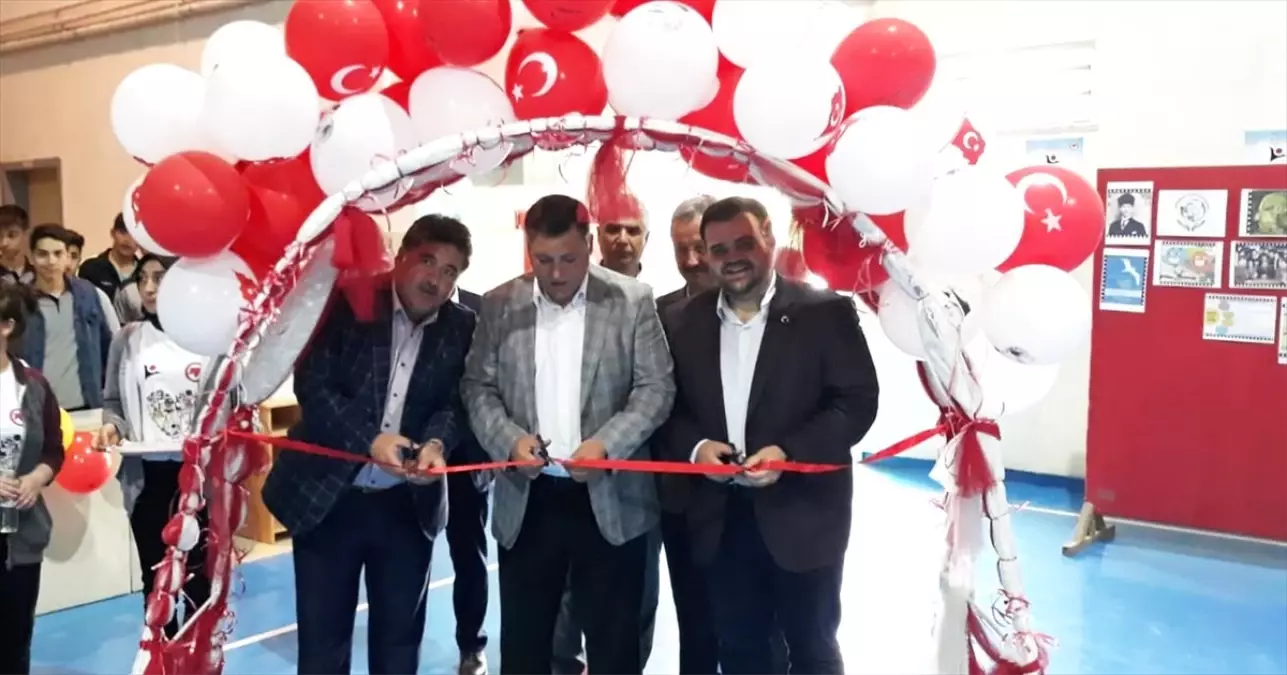 Vezirköprü'de Tübitak 4006 Bilim Fuarı Açıldı