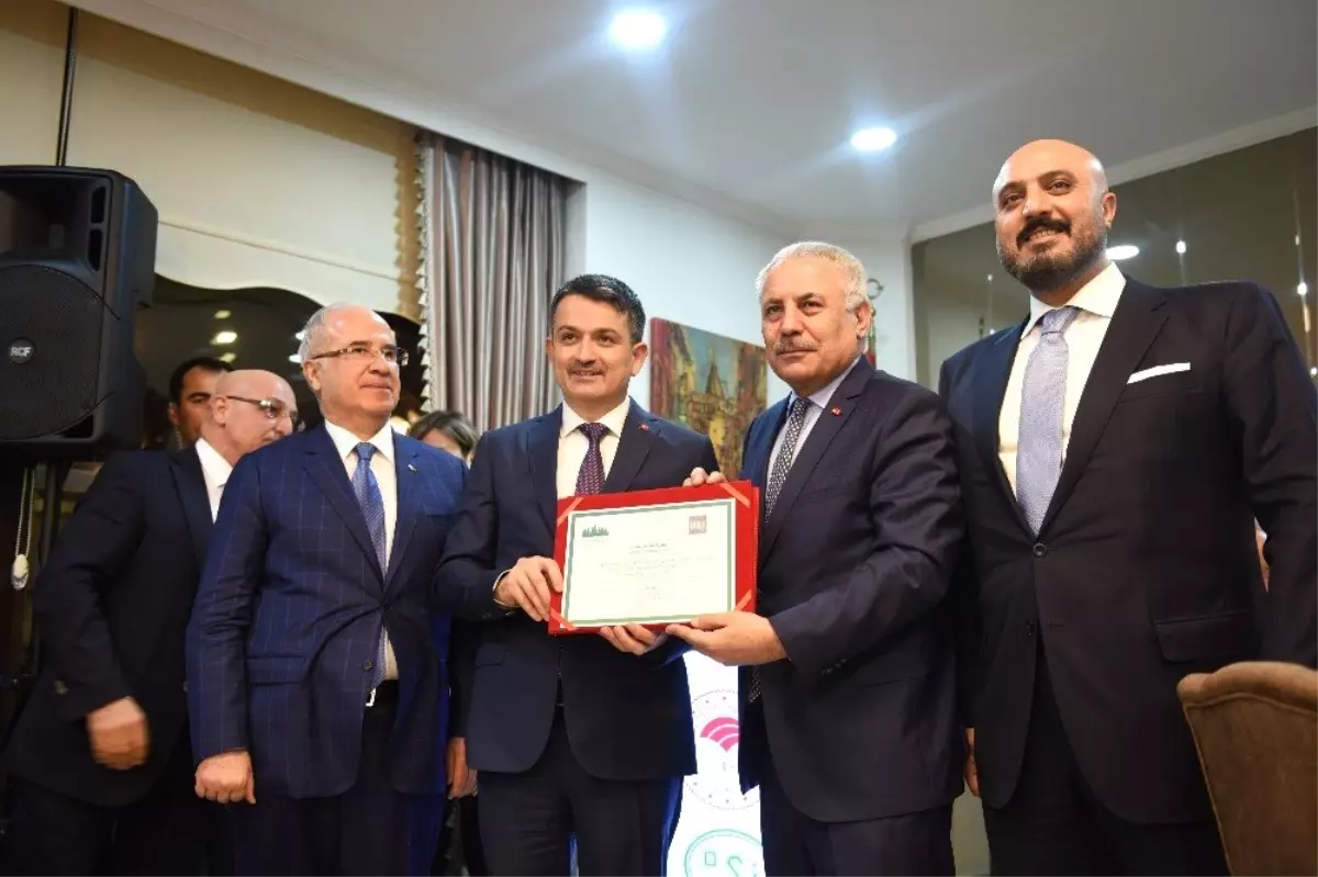 Bakan Pakdemirli Şehit ve Gazi Aileleriyle İftarda Buluştu
