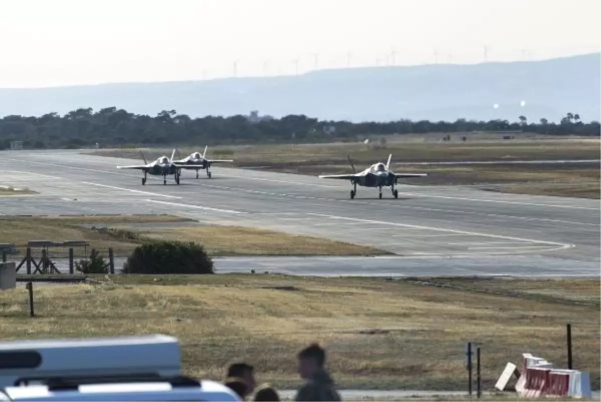 İngiltere Hava Kuvvetleri'ne Ait F-35 Savaş Uçakları Kıbrıs'a İndi