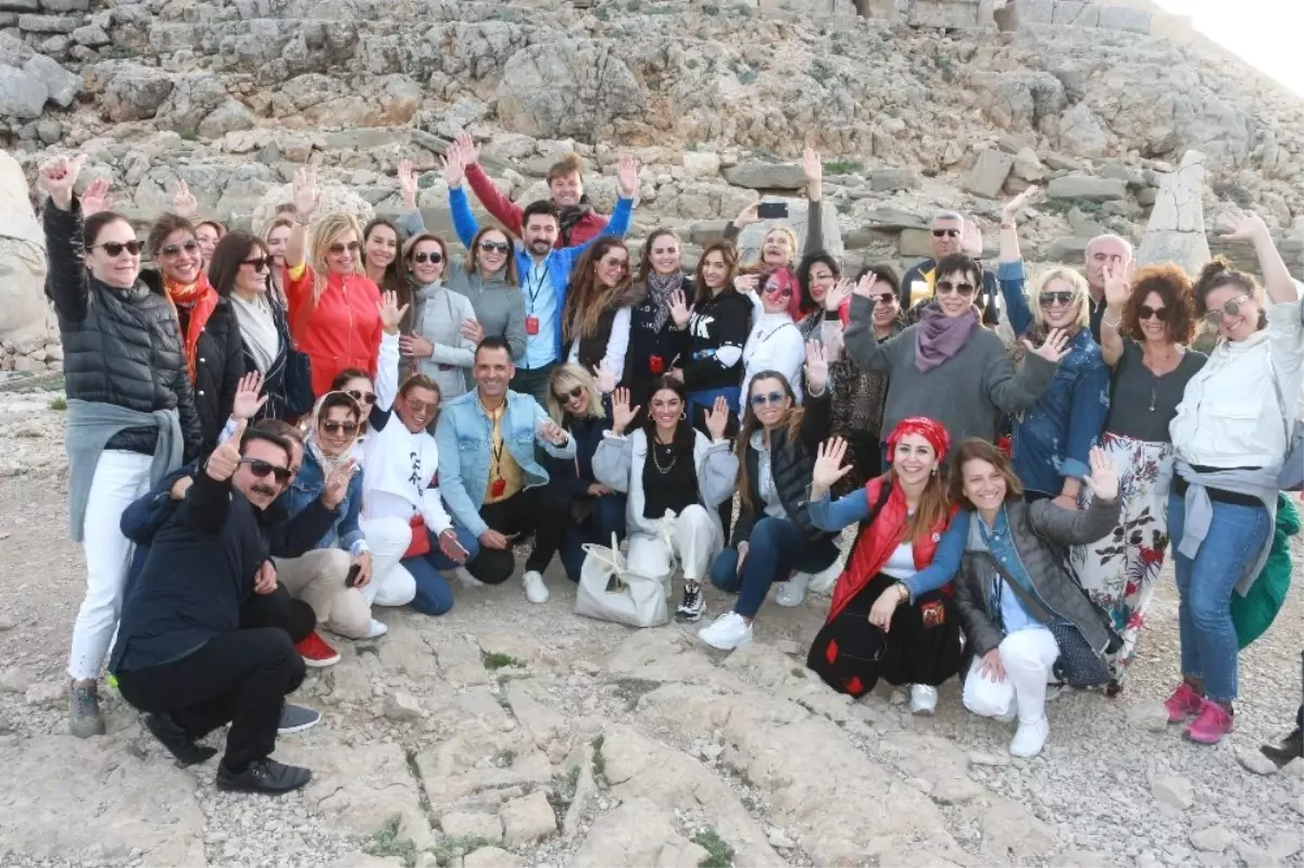 Nemrut Dağı Ünlüleri Ağırladı