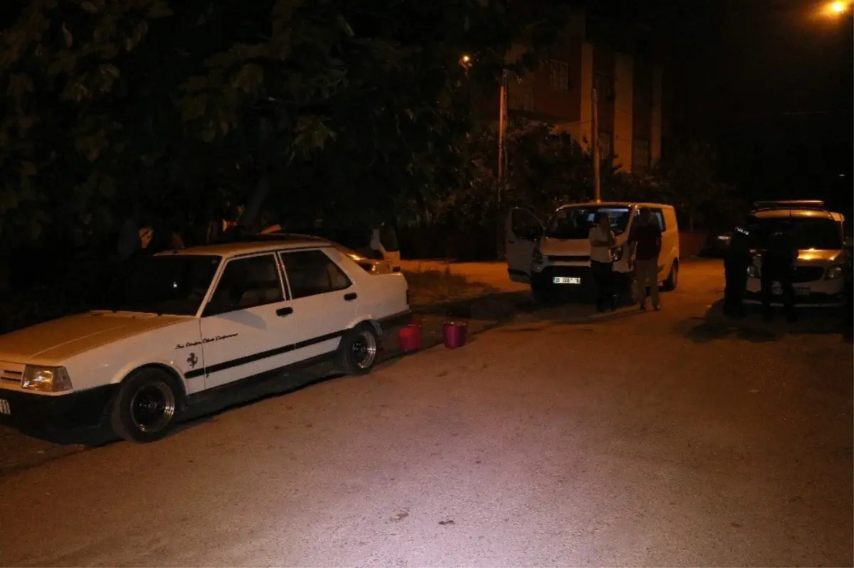 Adana'da Sahura Kalkan Kişi Otomobilini Kundaklanmaktan Son Anda Kurtardı
